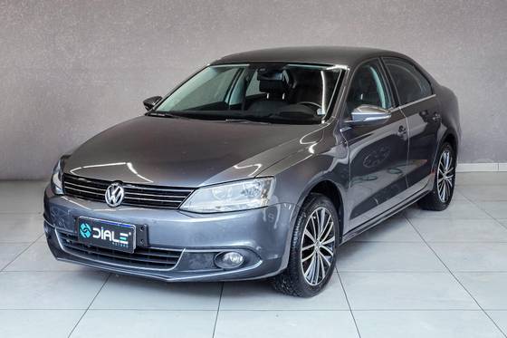 VOLKSWAGEN JETTA 2.0 TSI HIGHLINE 200CV GASOLINA 4P TIPTRONIC VOLKSWAGEN JETTA 2.0 TSI HIGHLINE 200CV GASOLINA 4P TIPTRONIC
